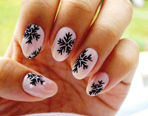 9 Simple Snowflake Nail Art Designs | I Fashion Styles