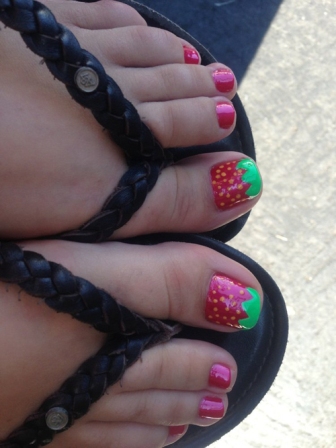 9 Cute Strawberry Nail Art Designs | I Fashion Styles