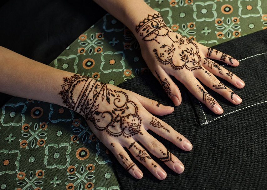 30+ Adorable Mehndi Designs for Kids (Little Princesses)