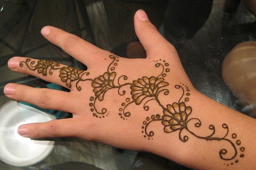 125+ Simple and Easy Mehndi Designs for All Occasions