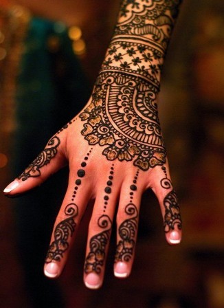 50+ Simple And Attractive Mehndi Designs For Hands