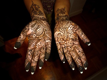 50+ Simple And Attractive Mehndi Designs For Hands