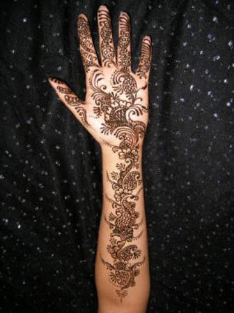 50+ Simple And Attractive Mehndi Designs For Hands