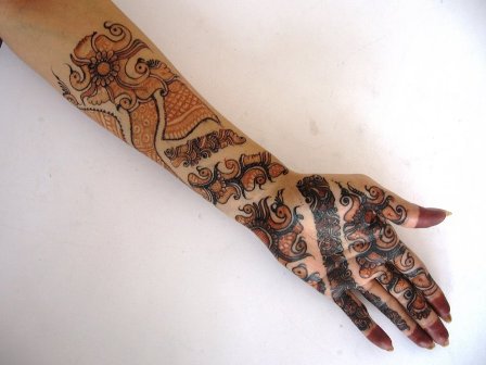 50+ Simple And Attractive Mehndi Designs For Hands