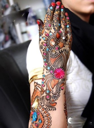 50+ Simple And Attractive Mehndi Designs For Hands
