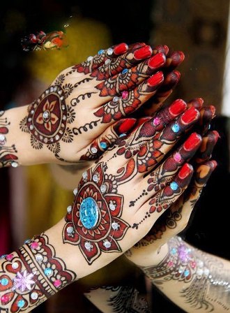 50+ Simple And Attractive Mehndi Designs For Hands