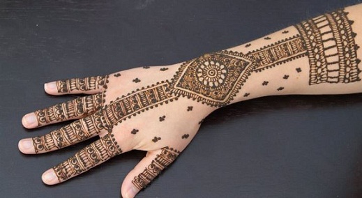 50+ Simple And Attractive Mehndi Designs For Hands