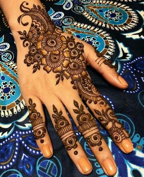 50+ Simple And Attractive Mehndi Designs For Hands
