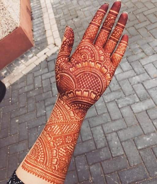 50+ Simple And Attractive Mehndi Designs For Hands