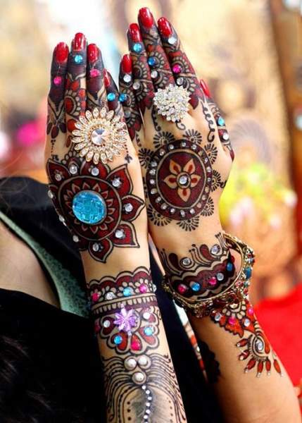 15 Outstanding Collections of Diwali Mehndi Designs 2023