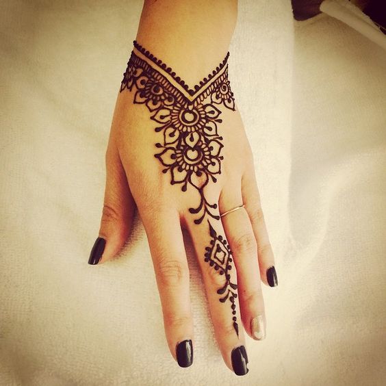 15 Outstanding Collections of Diwali Mehndi Designs 2023