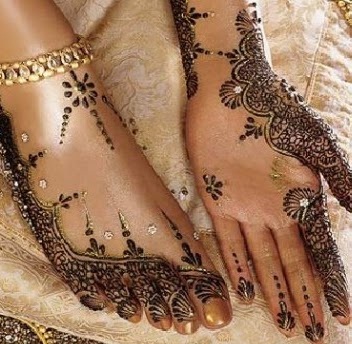 15 Latest Asha Savla Mehndi Designs with Pictures