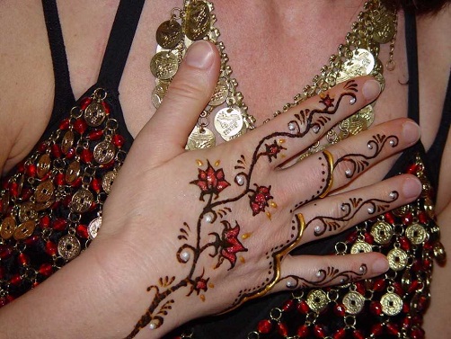 10 Latest Western Mehndi Designs To Try In 2023