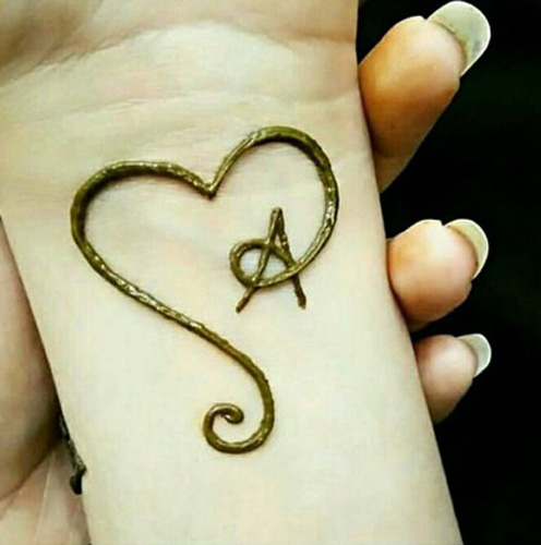 10 Unique A Letter Mehndi Designs With Pictures