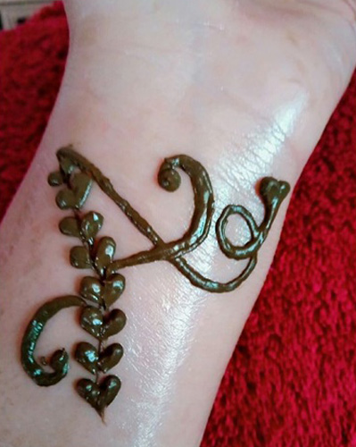 10 Unique A Letter Mehndi Designs With Pictures
