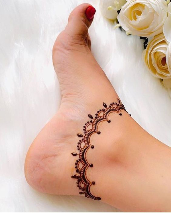 15 Anklet Mehndi Designs That You Will Love 2023