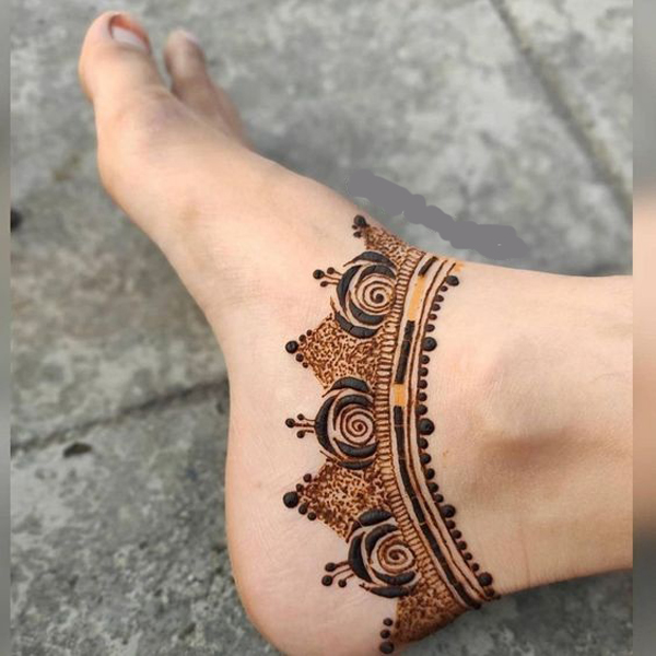 15 Anklet Mehndi Designs That You Will Love 2023