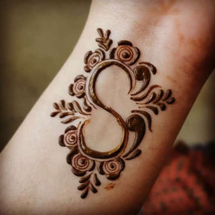 15 Simple S Letter Mehndi Designs You Can Try 2023