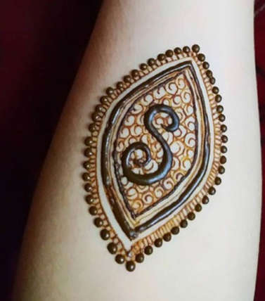 15 Simple S Letter Mehndi Designs You Can Try 2023