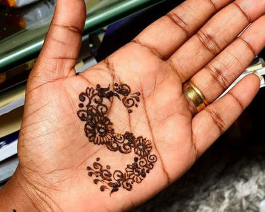 15 Simple S Letter Mehndi Designs You Can Try 2023