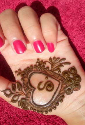 15 Simple S Letter Mehndi Designs You Can Try 2023