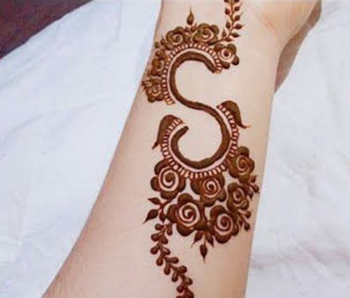 15 Simple S Letter Mehndi Designs You Can Try 2023