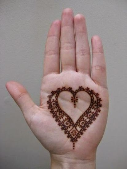 10 Trendy Heart Shaped Mehndi Designs for Every Occasion