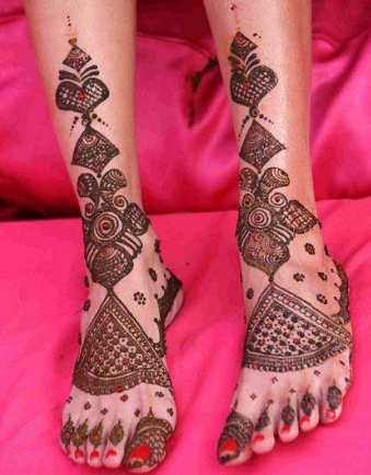 15+ Stylish Foot Mehndi Designs for Your Pretty Feet | Style At Life