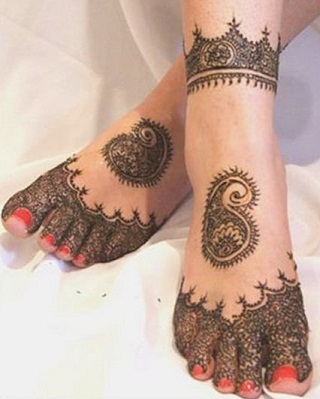 15+ Stylish Foot Mehndi Designs for Your Pretty Feet | Style At Life