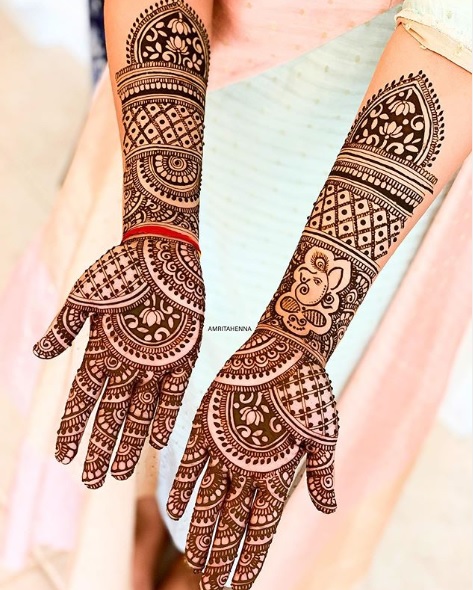 25 Elegant Full Hand Mehndi Designs for Brides-to-Be 2023