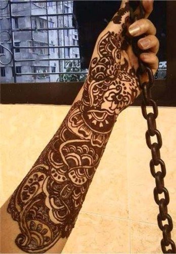 25 Elegant Full Hand Mehndi Designs for Brides-to-Be 2023