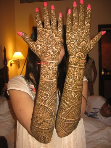 25 Elegant Full Hand Mehndi Designs for Brides-to-Be 2023