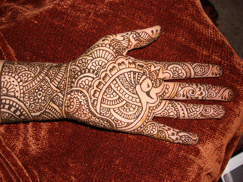 25 Elegant Full Hand Mehndi Designs for Brides-to-Be 2023