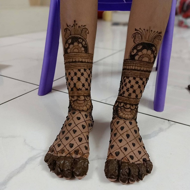 30 Latest And Trending Leg Mehndi Designs With Images