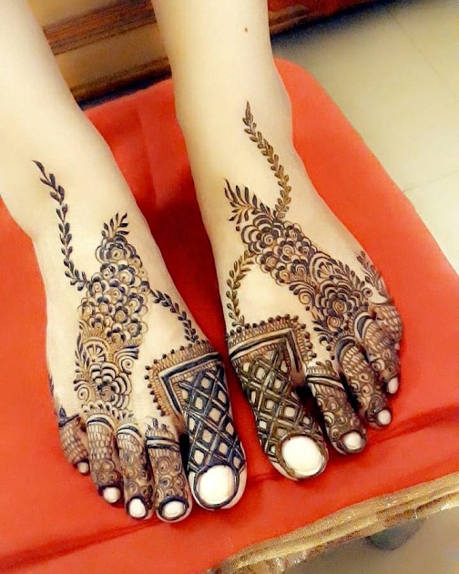 30 Latest And Trending Leg Mehndi Designs With Images