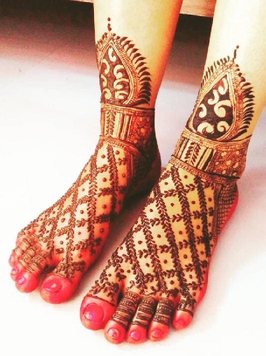 30 Latest And Trending Leg Mehndi Designs With Images