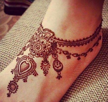 30 Latest And Trending Leg Mehndi Designs With Images