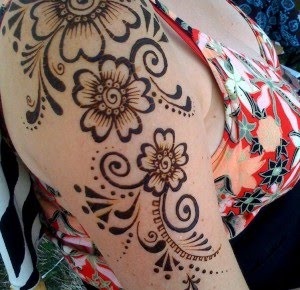 10 Simple and Latest Bajuband Mehndi Designs | I Fashion Styles