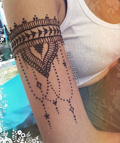 10 Simple and Latest Bajuband Mehndi Designs | I Fashion Styles