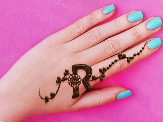 10 Adorable R Letter Mehndi Designs and Ideas 2023