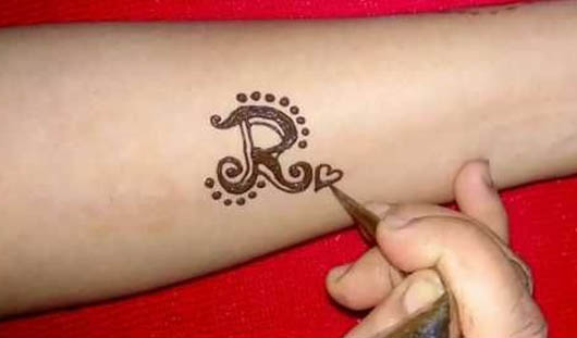 10 Adorable R Letter Mehndi Designs and Ideas 2023