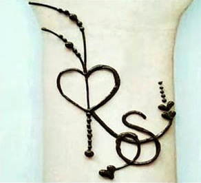 10 Adorable R Letter Mehndi Designs and Ideas 2023