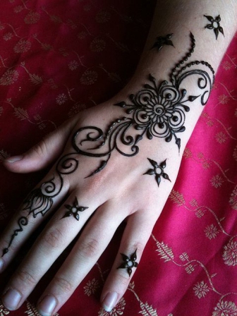 20 Adorable Mehandi Designs (2012 to 2023) with Best Pictures