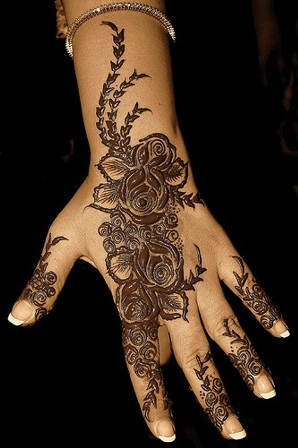 20 Adorable Mehandi Designs (2012 to 2023) with Best Pictures