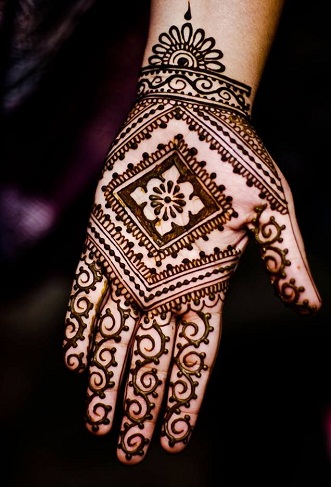 15 Latest Khafif Mehndi Designs and Its Specialities