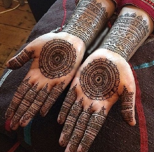 9 Latest and Popular Gol Tikka Mehndi Designs | I Fashion Styles