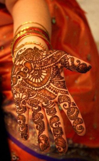 9 Stunning Dulhan Mehndi Designs to Enhance Bridal Look