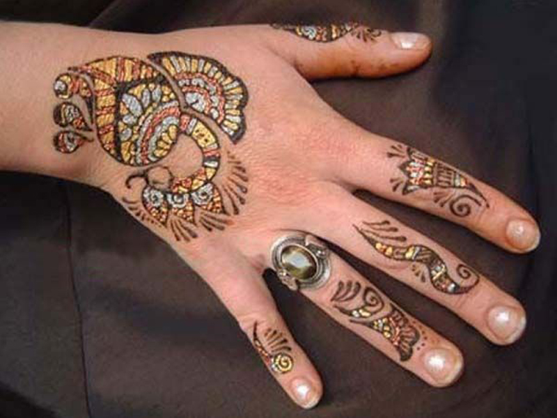 9 Stunning Glitter Mehndi Designs with Pictures | I Fashion Styles