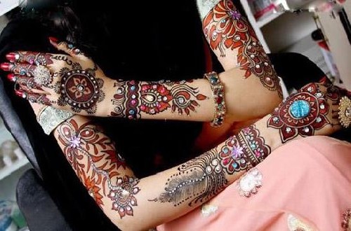 9 Stunning Glitter Mehndi Designs with Pictures | I Fashion Styles