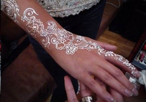 9 Stunning Glitter Mehndi Designs with Pictures | I Fashion Styles